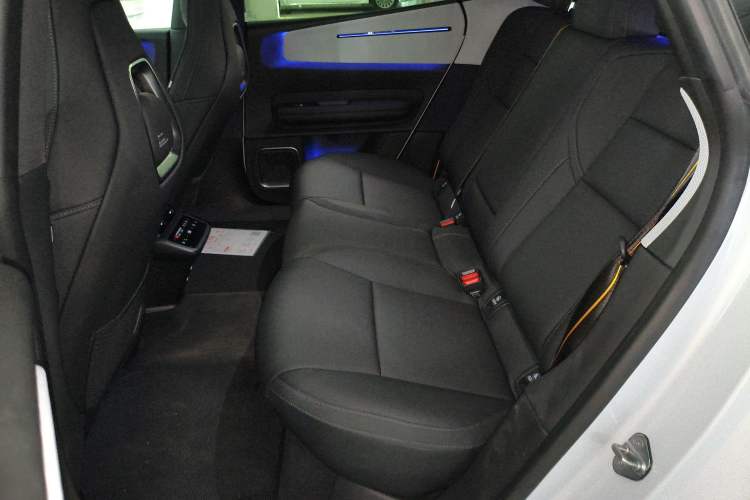 Used Polestar 4 2023 Single Motor Standard Range PLUS Interior 4