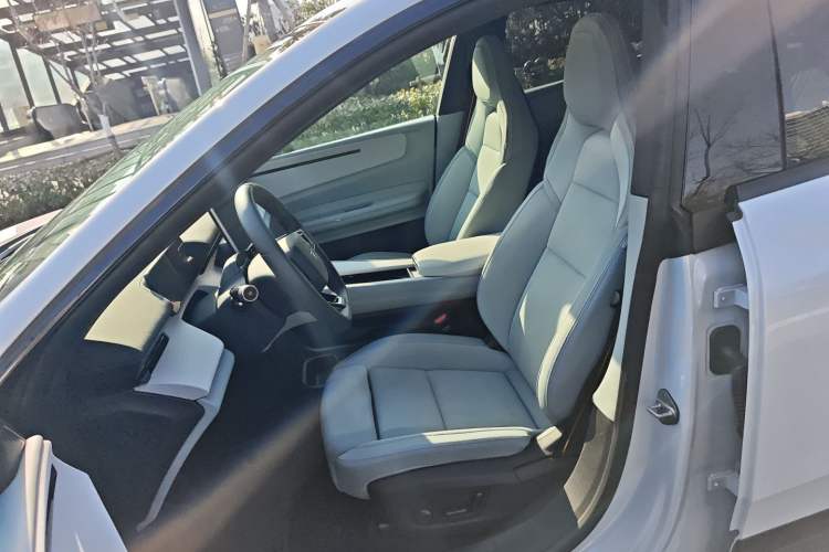 Used Polestar 4 2023 Single-Motor Long-Range PLUS Left Front Seat