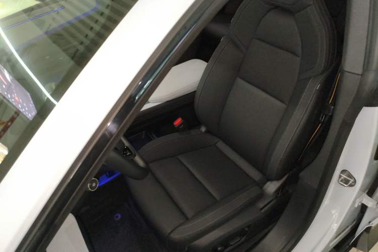 Used Polestar 4 2023 Single Motor Standard Range PLUS Left Front Seat