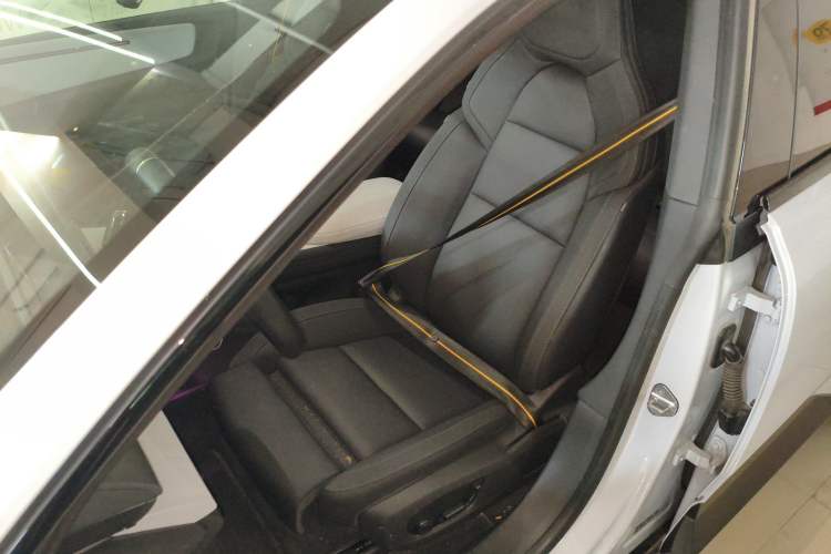Used Polestar 4 2023 Single Motor Standard Range PLUS Left Front Seat