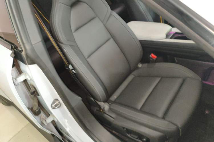 Used Polestar 4 2023 Single Motor Standard Range PLUS Right Front Seat
