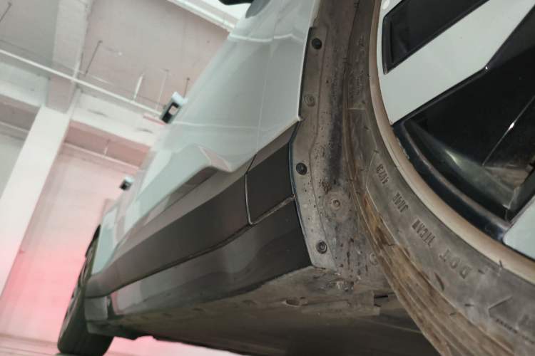 Used Polestar 4 2023 Single Motor Standard Range PLUS Right Side Sill