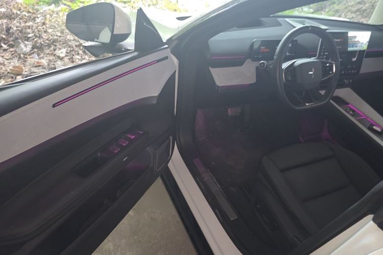 Used Polestar 4 2023 Dual-Motor Long-Range PLUS Driver Seat