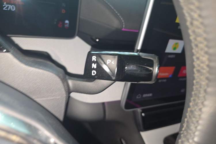 Used Polestar 4 2023 Dual-Motor Long-Range PLUS Gear Lever