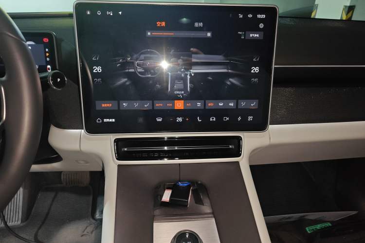 Used Polestar 4 2024 Dual-Motor Long-Range Audio And AC Panel