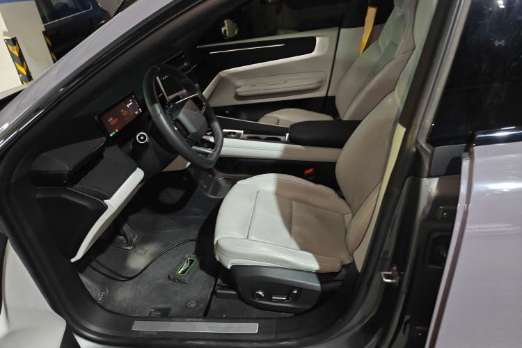 Used Polestar 4 2024 Dual-Motor Long-Range Left Front Seat