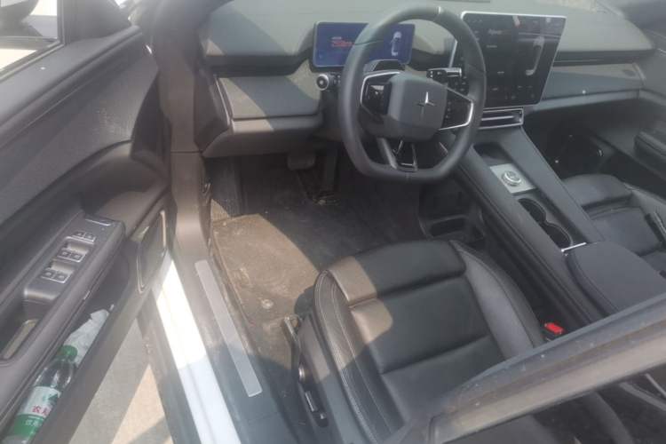 Used Polestar 4 2024 Single-Motor Standard Range PLUS Dual-Star Connectivity Edition Driver Seat