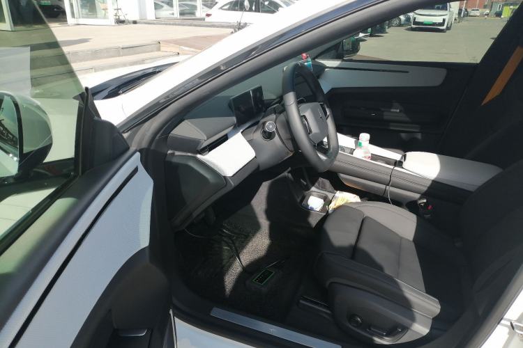 Used Polestar 4 2024 Dual-Motor Long-Range Driver Seat
