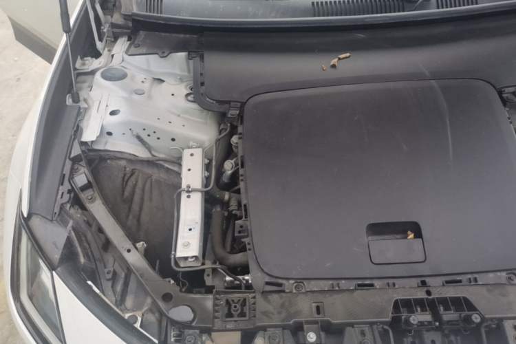 Used Polestar 4 2024 Single-Motor Standard Range PLUS Dual-Star Connectivity Edition Engine Bay Right