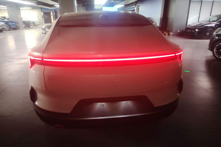 Used Polestar 4 2024 Single-Motor Standard Range PLUS Dual-Star Connectivity Edition Exterior 4