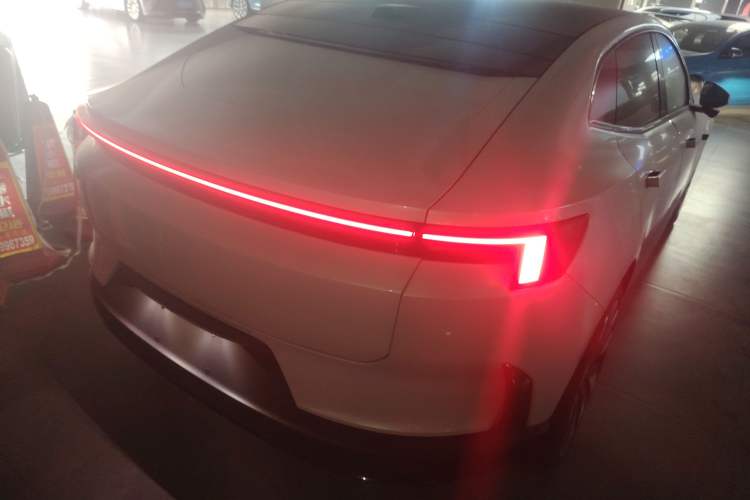 Used Polestar 4 2024 Single-Motor Standard Range PLUS Dual-Star Connectivity Edition Exterior 5