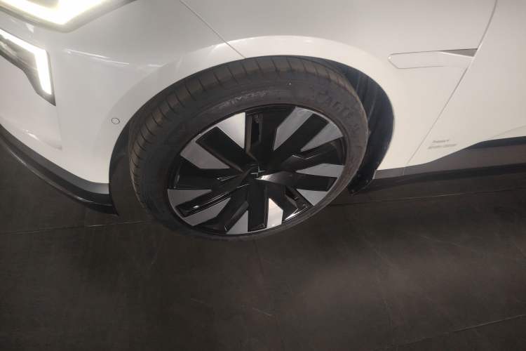 Used Polestar 4 2024 Single-Motor Standard Range PLUS Dual-Star Connectivity Edition Exterior 7