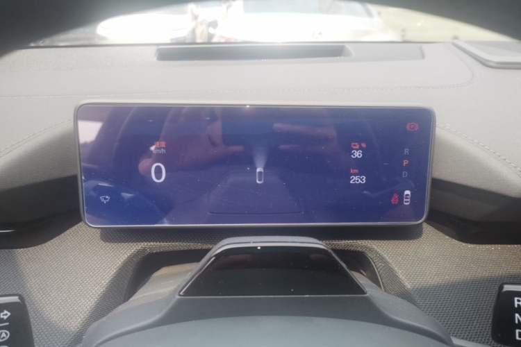 Used Polestar 4 2024 Single-Motor Standard Range PLUS Dual-Star Connectivity Edition Instrument Cluster