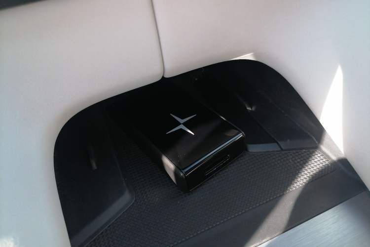 Used Polestar 4 2024 Dual-Motor Long-Range Interior 1