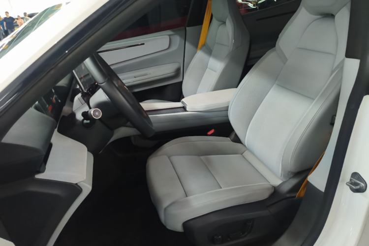 Used Polestar 4 2024 Dual-Motor Long-Range PLUS Dual-Star Connectivity Edition Left Front Seat