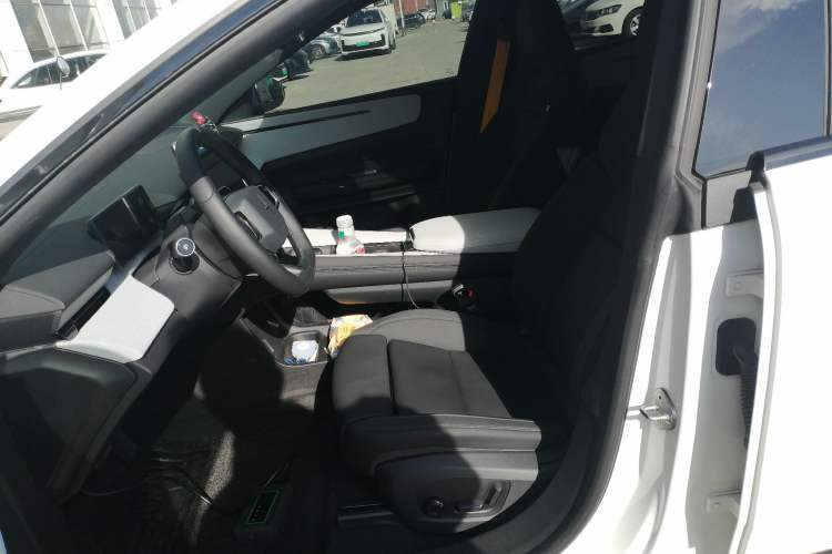 Used Polestar 4 2024 Dual-Motor Long-Range Left Front Seat