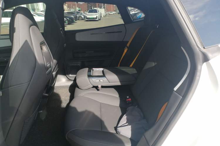 Used Polestar 4 2024 Dual-Motor Long-Range Left Rear Seat