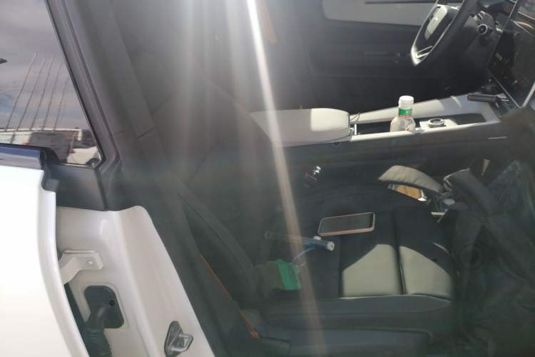 Used Polestar 4 2024 Dual-Motor Long-Range Right Front Seat
