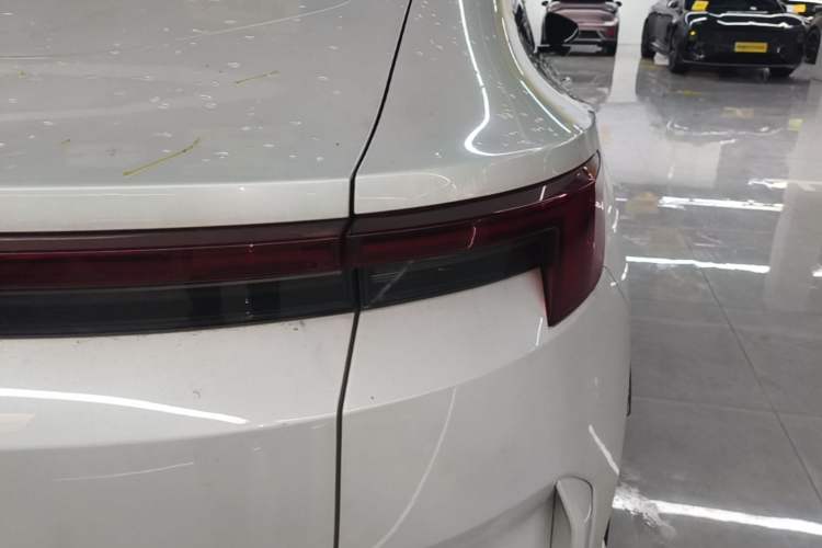 Used Polestar 4 2024 Dual-Motor Long-Range PLUS Dual-Star Connectivity Edition Right Rear Taillight