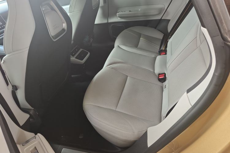 Used Polestar 4 2024 Single-Motor Standard Range PLUS Dual-Star Connectivity Edition Left Rear Seat