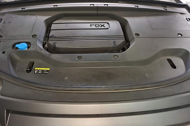 Used Polestones 01 2023 All-Purpose 7-Seater Version Engine Bay