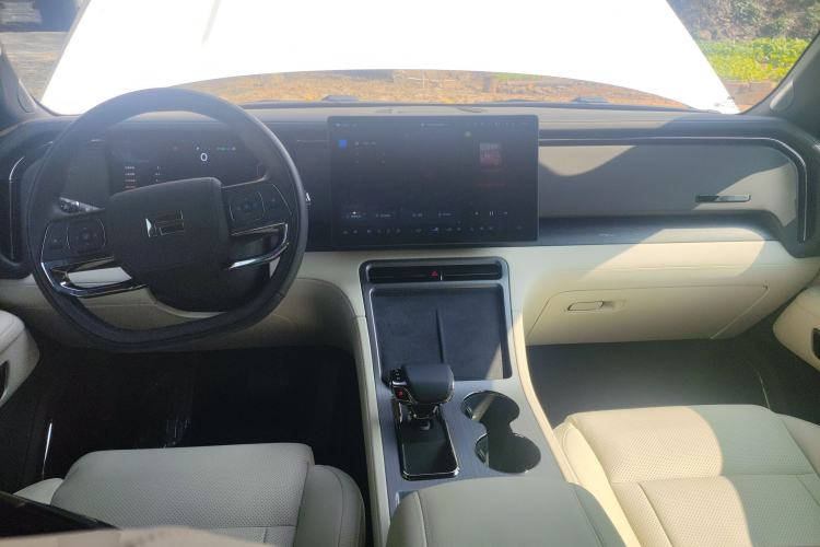 Used Polestones 01 2024 All-Purpose 7-Seater Standard Range Edition Center Console