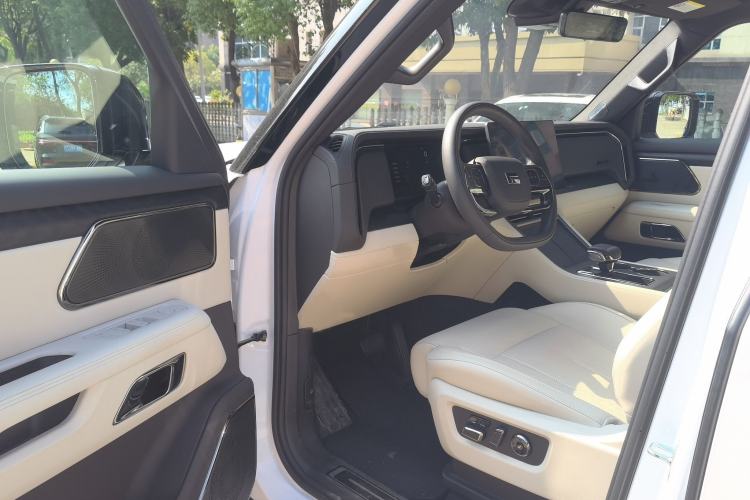 Used Polestones 01 2024 All-Purpose 7-Seater Standard Range Edition Interior 2