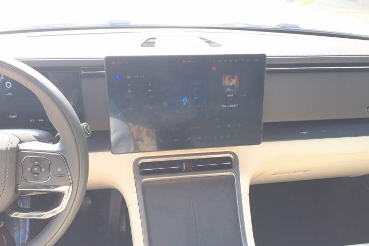 Used Polestones 01 2024 All-Purpose 7-Seater Standard Range Edition Interior 3