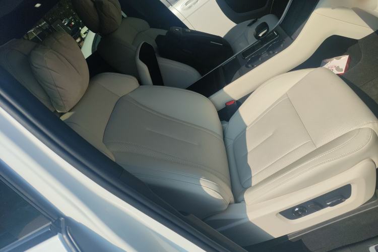 Used Polestones 01 2024 All-Purpose 7-Seater Standard Range Edition Right Front Seat