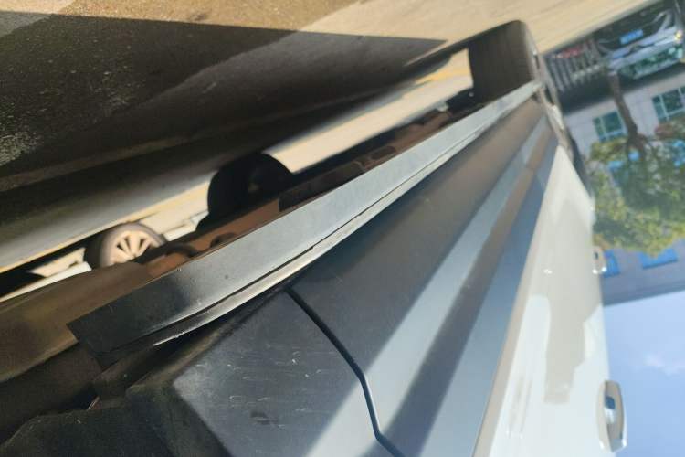 Used Polestones 01 2024 All-Purpose 7-Seater Standard Range Edition Right Side Sill