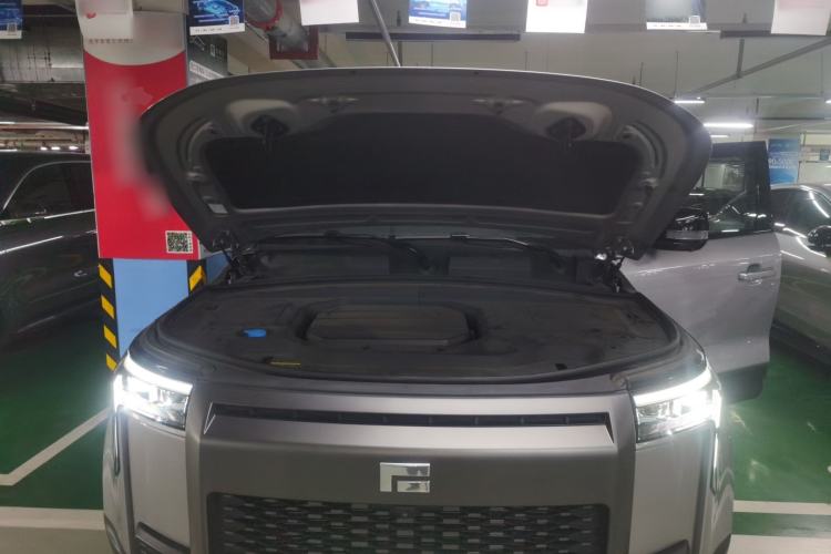 Used Polestones 01 2023 All-Purpose 7-Seater Version Engine Bay