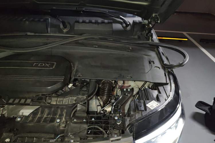 Used Polestones 01 2023 All-Purpose 7-Seater Version Engine Bay Left