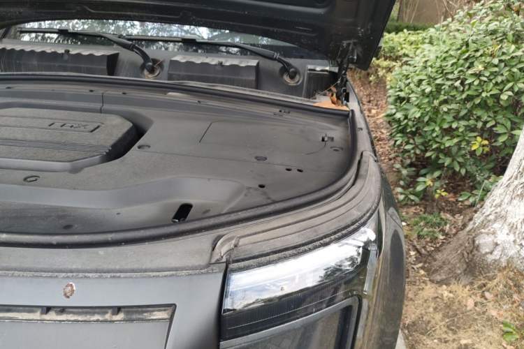Used Polestones 01 2023 All-Purpose 7-Seater Version Engine Bay Left