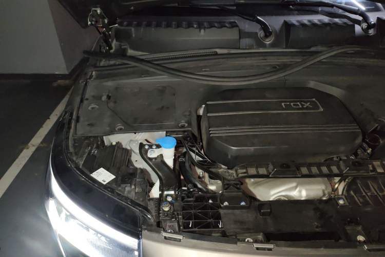 Used Polestones 01 2023 All-Purpose 7-Seater Version Engine Bay Right