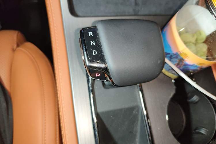 Used Polestones 01 2023 All-Purpose 7-Seater Version Gear Lever
