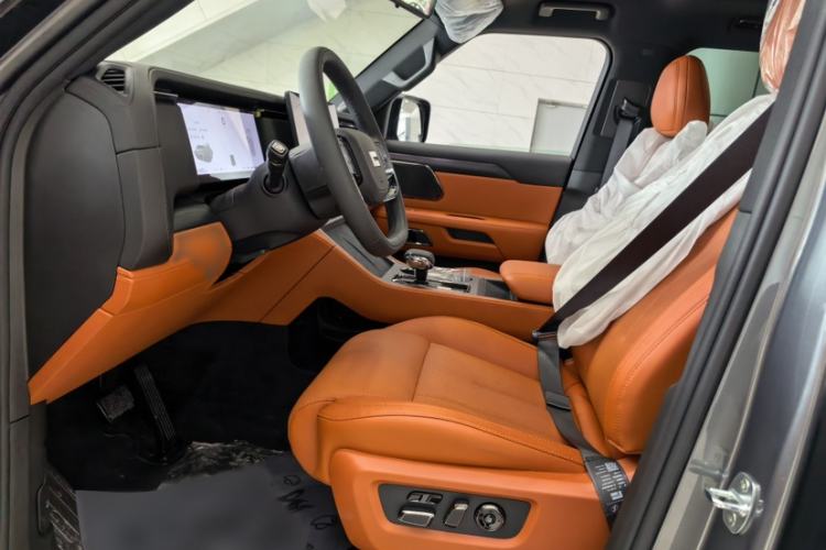 Used Polestones 01 2023 All-Purpose 7-Seater Version Interior 3