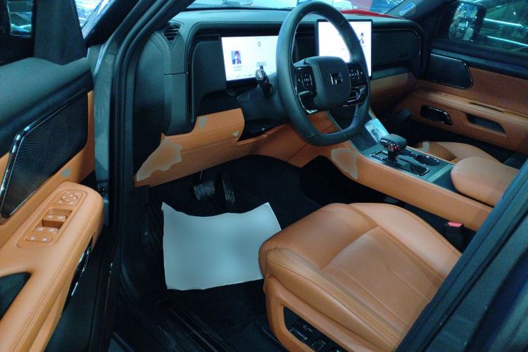 Used Polestones 01 2023 Deluxe 6-Seater Version Interior 3