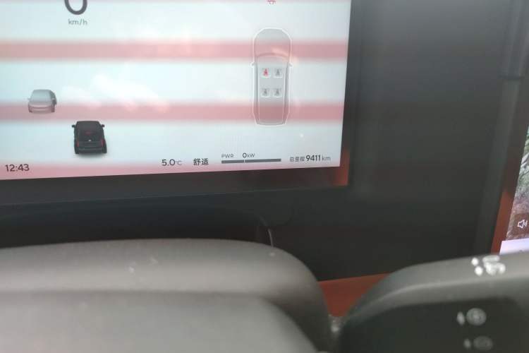 Used Polestones 01 2023 All-Purpose 7-Seater Version Odometer Close Up