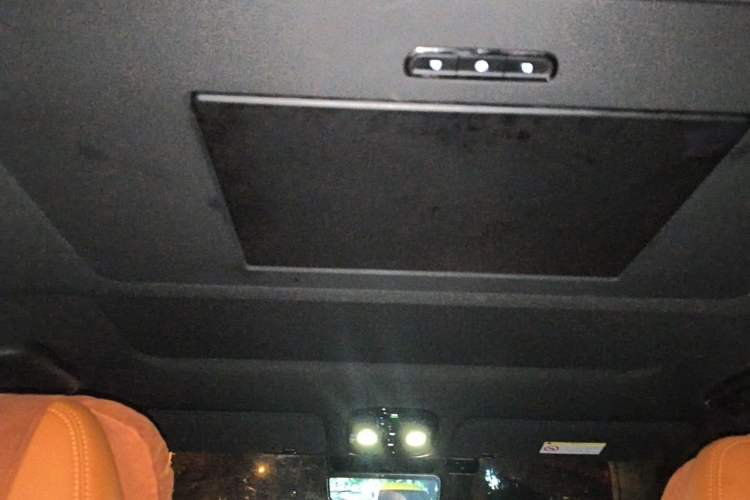 Used Polestones 01 2023 Deluxe 6-Seater Version Headliner