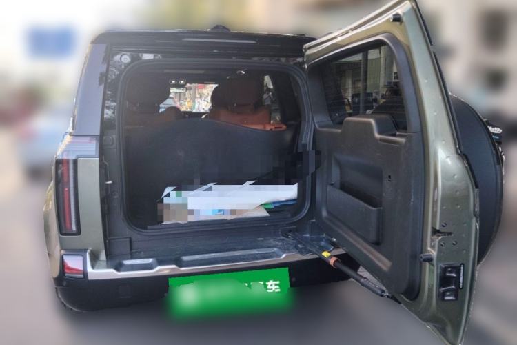 Used Polestones 01 2023 Deluxe 6-Seater Version Trunk