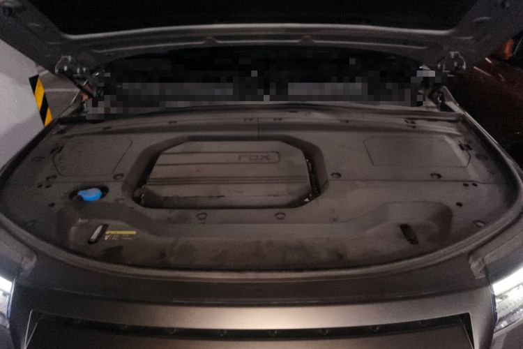 Used Polestones 01 2023 All-Purpose 7-Seater Version Engine Bay