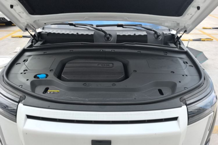 Used Polestones 01 2023 All-Purpose 7-Seater Version Engine Bay