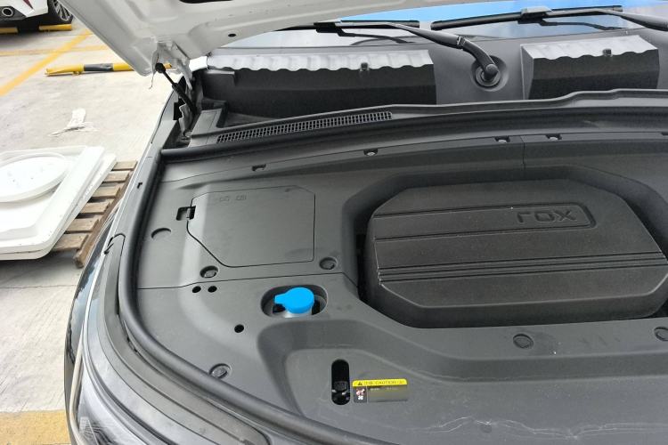 Used Polestones 01 2023 All-Purpose 7-Seater Version Engine Bay Right
