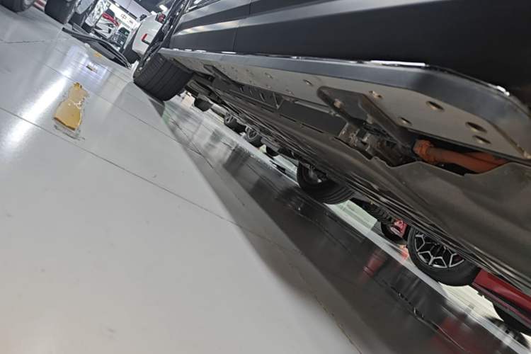 Used Polestones 01 2024 Deluxe 6-Seater Standard Range Version Left Side Sill
