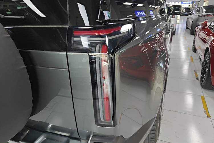 Used Polestones 01 2024 Deluxe 6-Seater Standard Range Version Right Rear Taillight