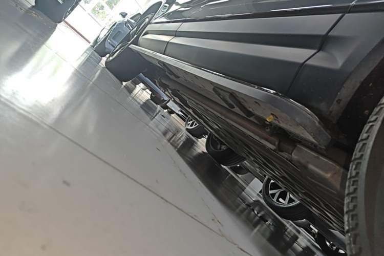 Used Polestones 01 2024 Deluxe 6-Seater Standard Range Version Right Side Sill