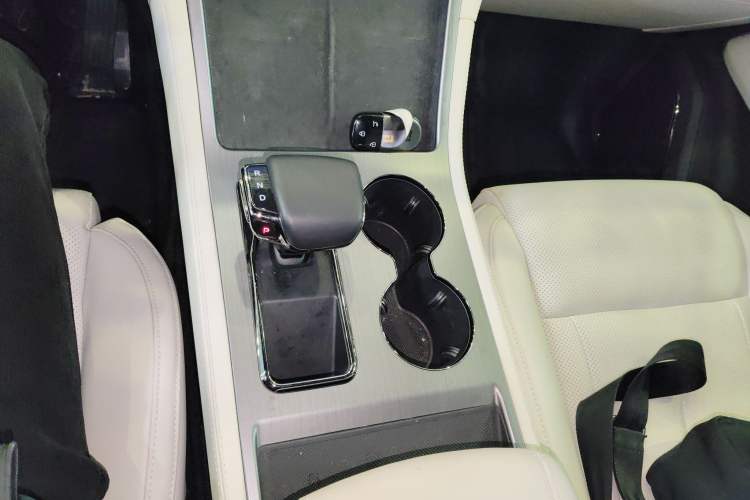Used Polestones 01 2024 Deluxe 6-Seater Standard Range Version Gear Lever