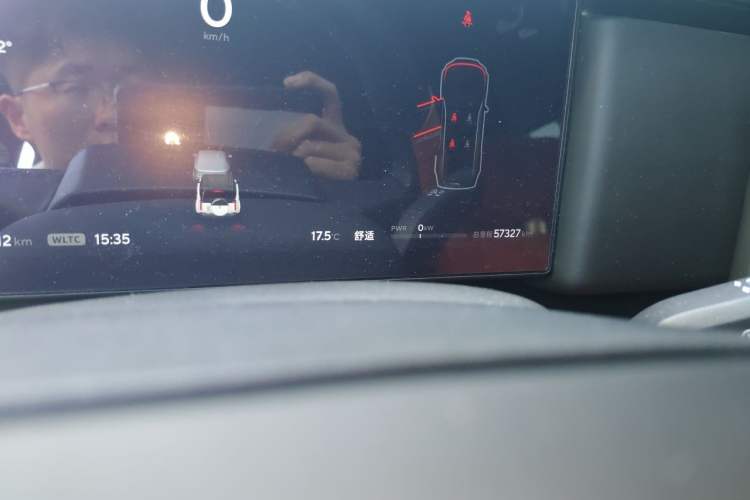 Used Polestones 01 2024 All-Purpose 7-Seater Standard Range Edition Odometer Close Up