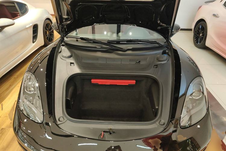 Used Porsche 718 2022 Boxster 2.0T Engine Bay