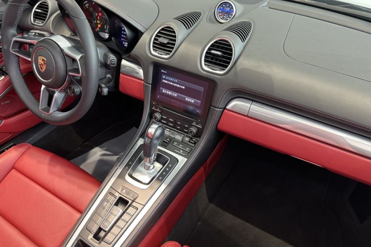 Used Porsche 718 2022 Boxster 2.0T Interior 2